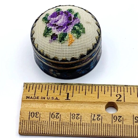 Vintage Petit Point Cloisonné Enamel Pill Box Embroidery Round Shape - Picture 8 of 9